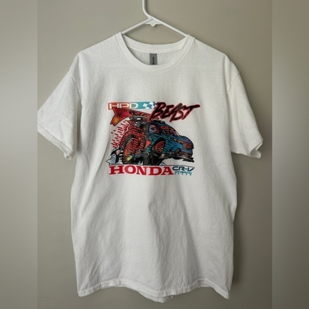 Gildan White Short Sleeve Tee with Graphic‎ Design